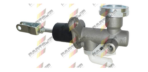 Clutch Master Cylinder: Nissan Navara